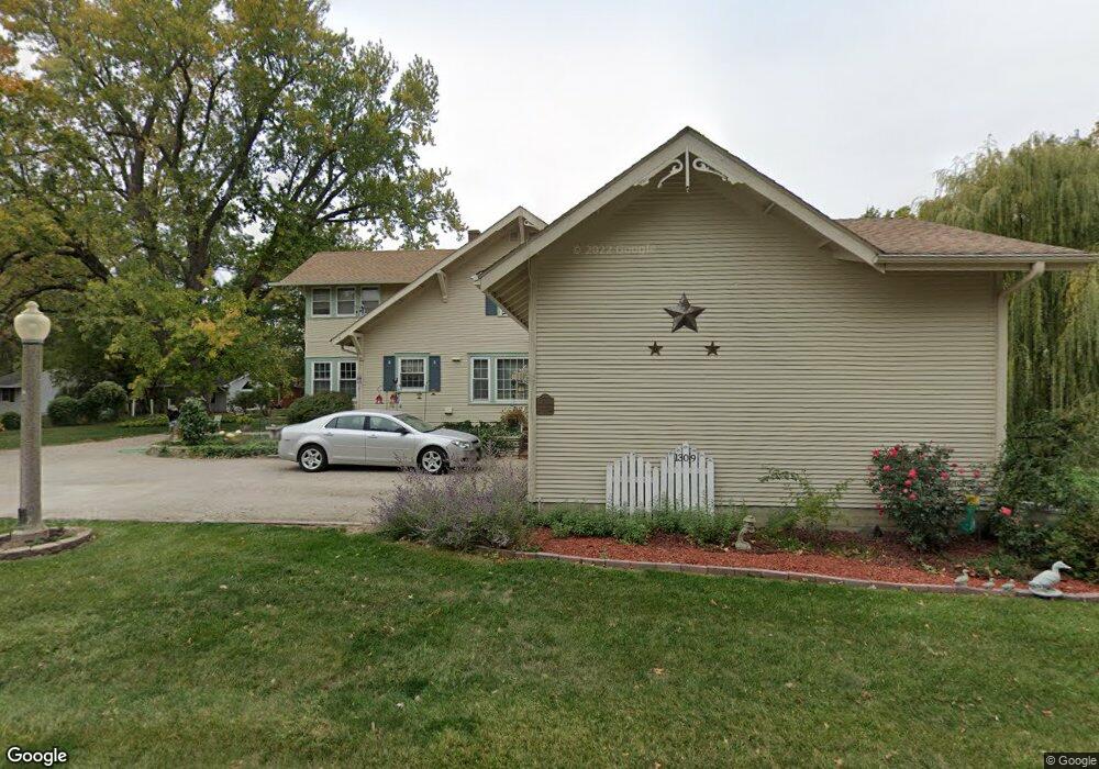 1309 W 12th St S, Newton, IA 50208 - photo 1