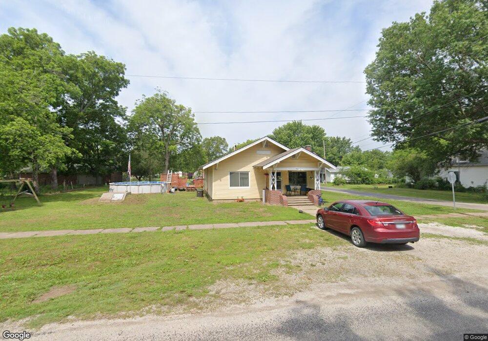 300 Wabash Ave, Altamont, KS 67330 - photo 1