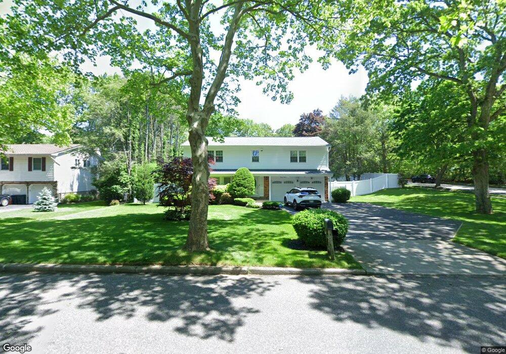 33 Chassyl Rd, ComMacK, NY 11725 - photo 1