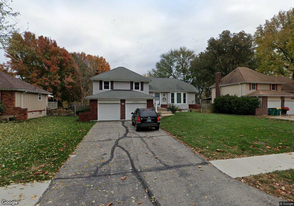 4805 Stearns Ln, Shawnee, KS 66203 - photo 1