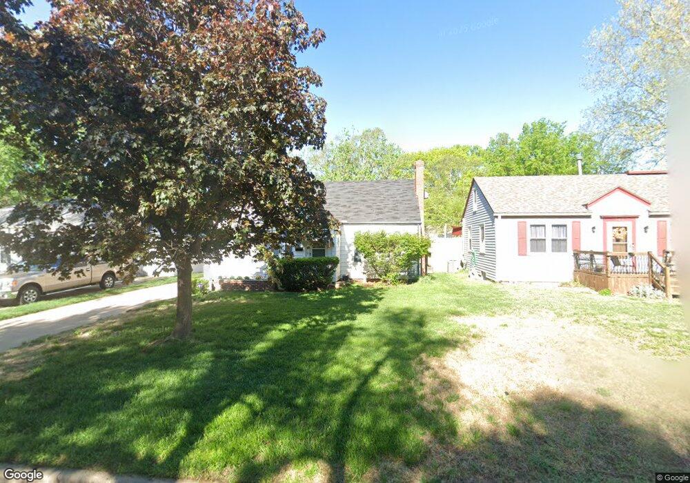 729 SW Grandview Ave, Topeka, KS 66606 - photo 1