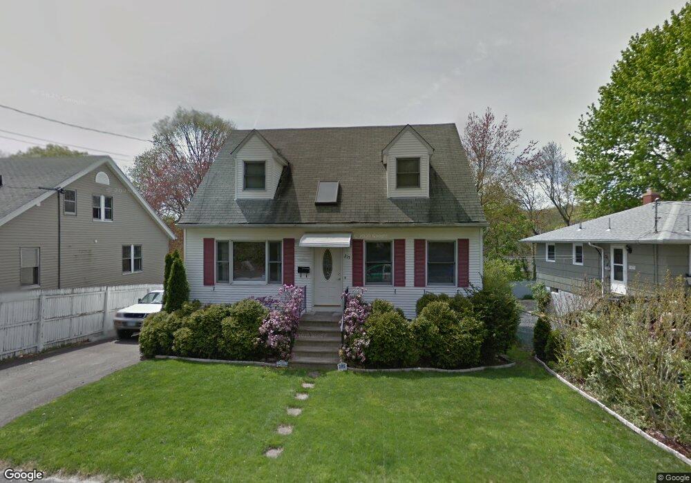 215 Academy Ave, Waterbury, CT 06705 - photo 1