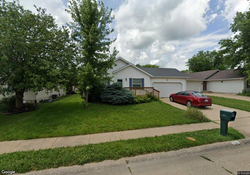 1016 N Stark St, Davenport, IA 52804 - photo 1