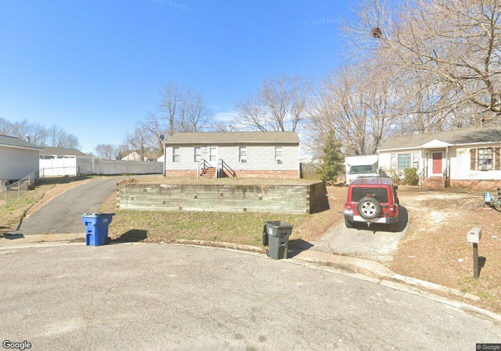 8804 Huntingcreek Ct, North Chesterfield, VA 23237 - photo 1