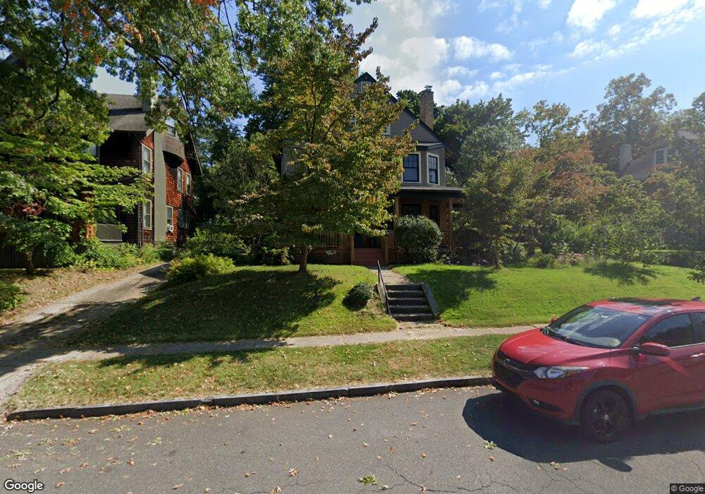 12 Vanderbilt Rd, West Hartford, CT 06119 - photo 1