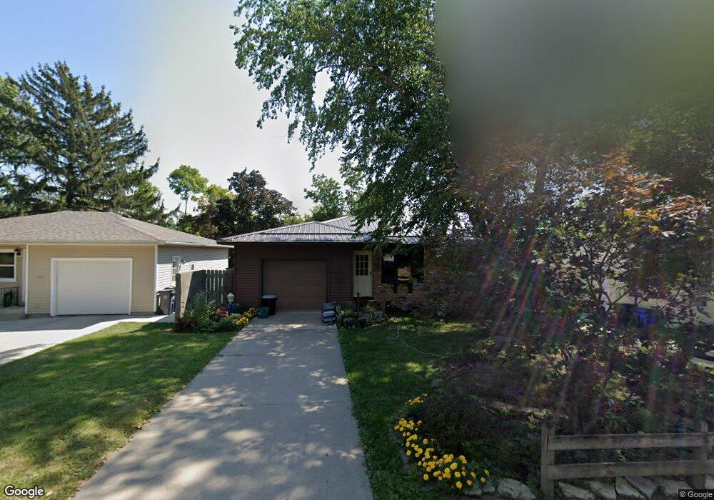 1655 13th St NW, Cedar Rapids, IA 52405 - photo 1