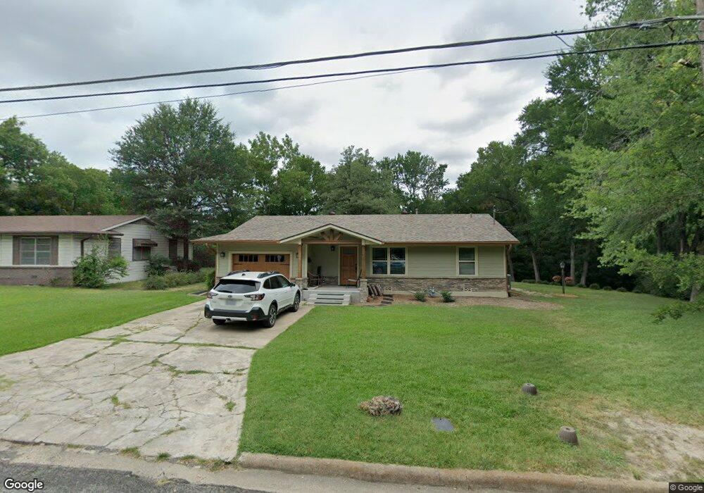 313 E Russell Ave, Bonham, TX 75418 - photo 1