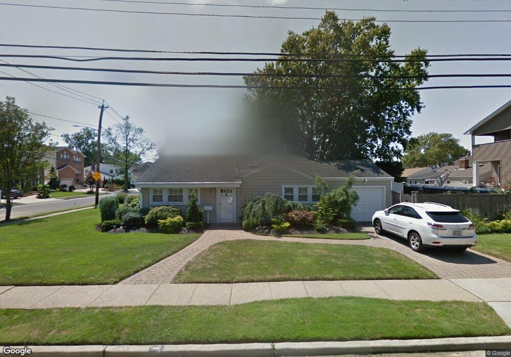 402 Wynsum Ave, Merrick, NY 11566 - photo 1