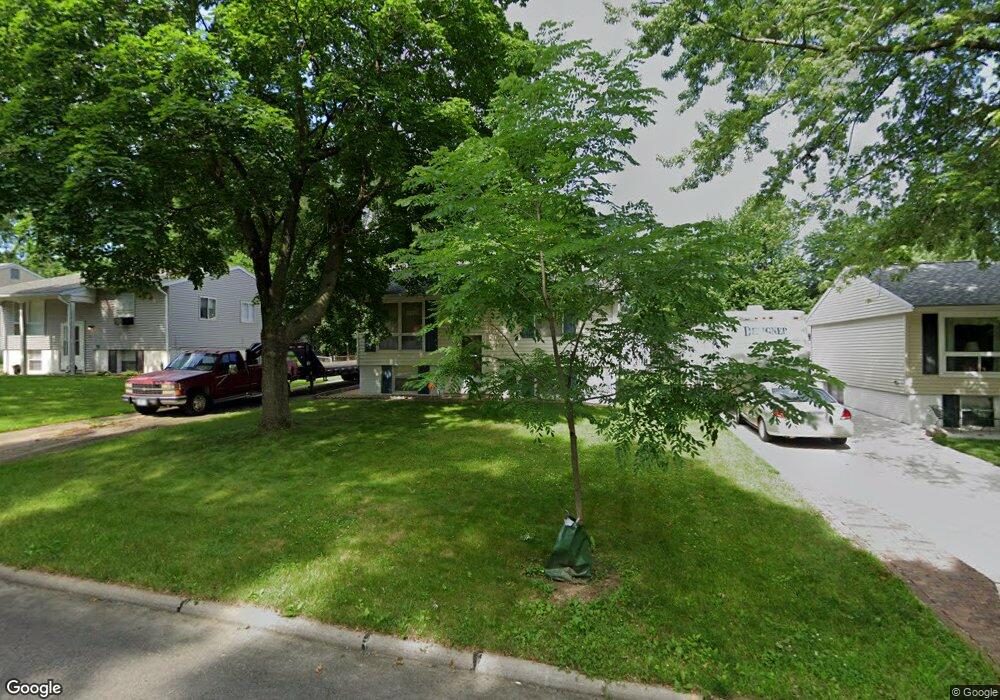 3208 Bramble Rd SW, Cedar Rapids, IA 52404 - photo 1