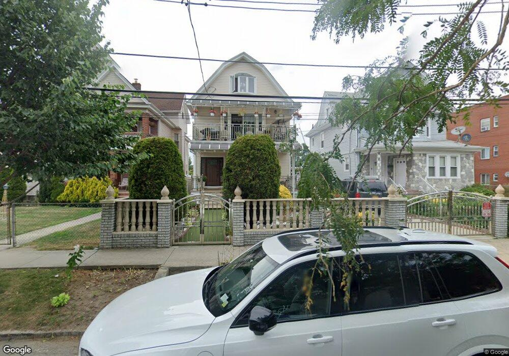 197 Hiawatha Ave, Hollis, NY 11423 - photo 1