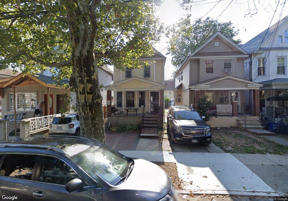 8746 110th St, Richmond Hill, NY 11418 - photo 1