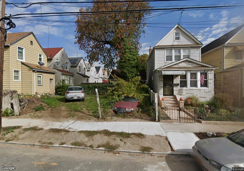 11111 168th St, Jamaica, NY 11433 - photo 1