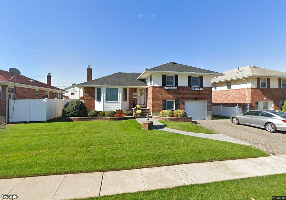 3934 Berger Ave, Bethpage, NY 11714 - photo 1