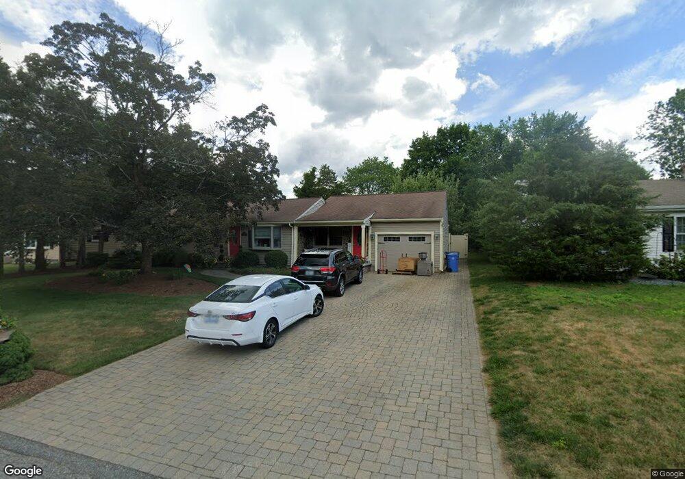271 Harriet Ln, Cumberland, RI 02864 - photo 1