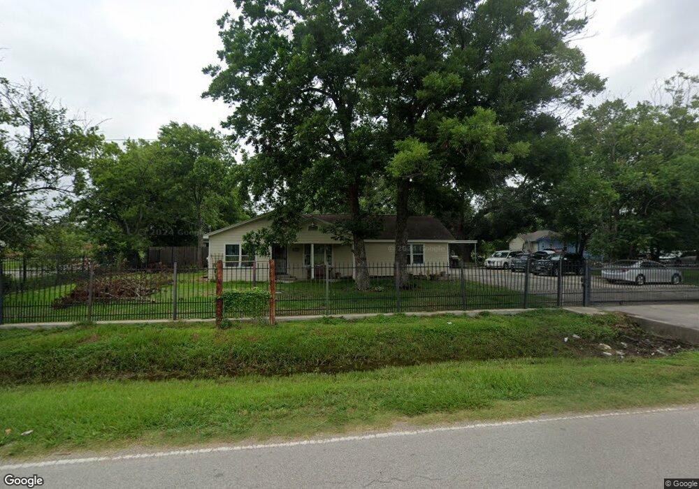 4301 Mooney Rd, Houston, TX 77093 - photo 1