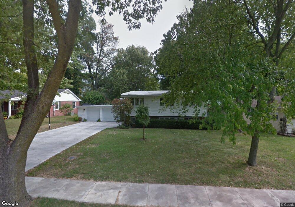 112 S 34th St, Mattoon, IL 61938 - photo 1