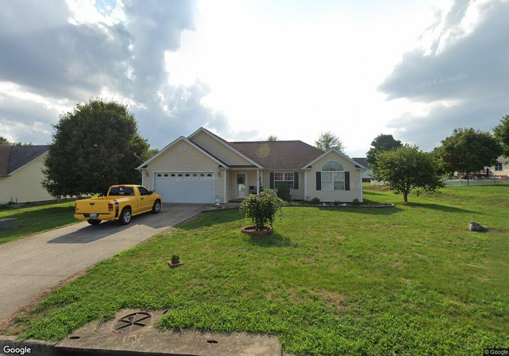 405 Donovan Cir, Harrodsburg, KY 40330 - photo 1