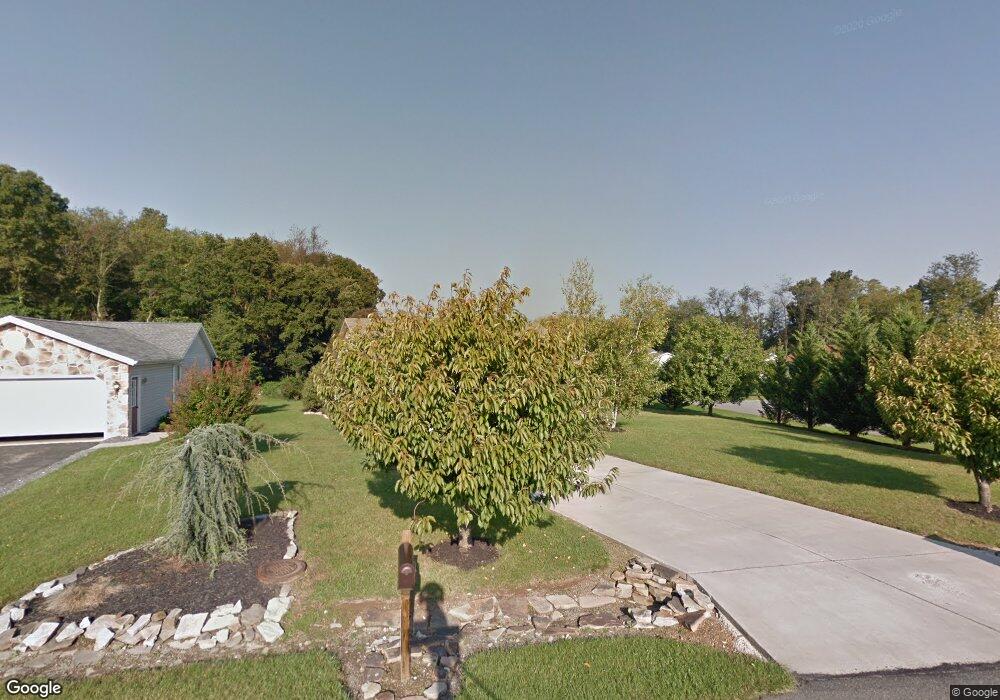 1302 Mallard Dr W, Chambersburg, PA 17202 - photo 1