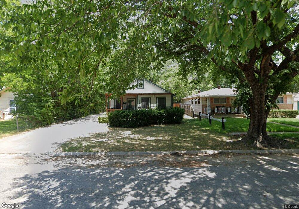 1627 Roy St, Gainesville, TX 76240 - photo 1