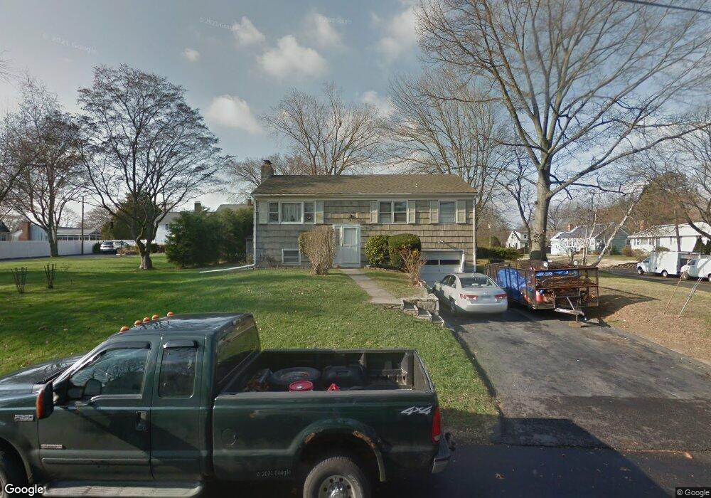 10 Shamrock Ln, Norwalk, CT 06850 - photo 1