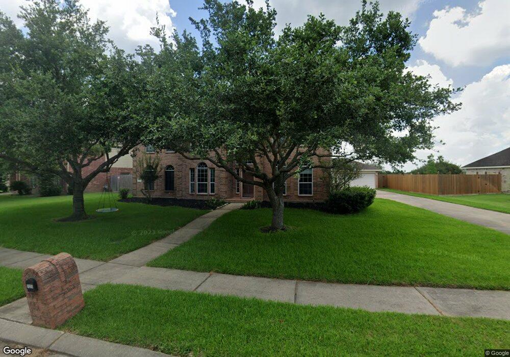 725 Falcon Lake Dr, Friendswood, TX 77546 - photo 1