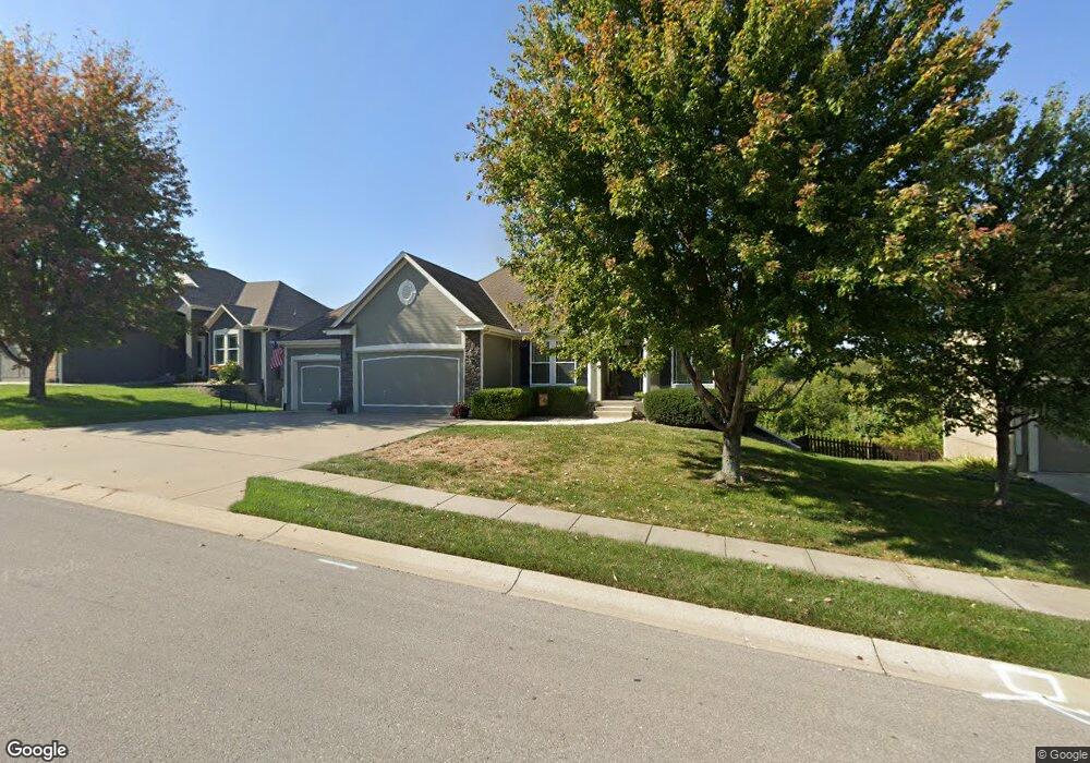 1305 Wiltshire Blvd, Raymore, MO 64083 - photo 1