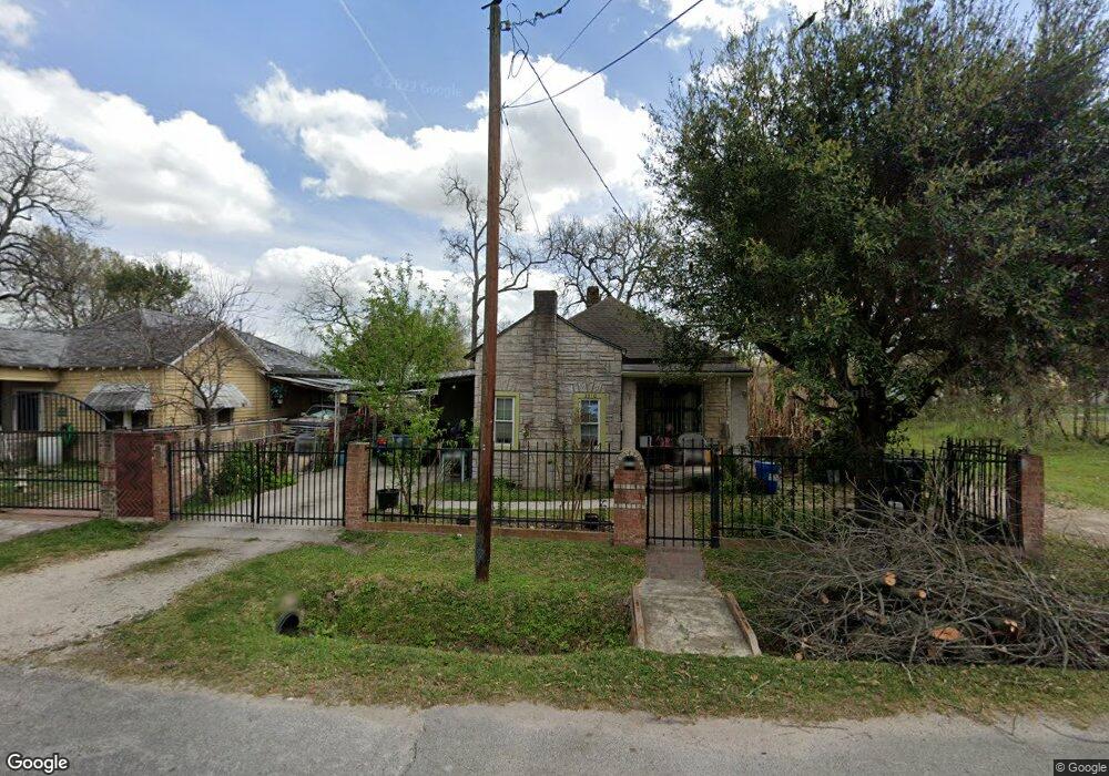 3310 Wayne St, Houston, TX 77026 - photo 1