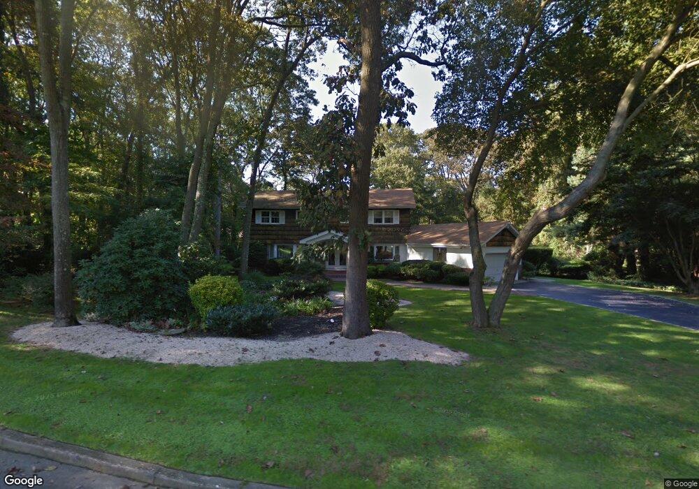 9 Sleepy Hollow Ln, Dix Hills, NY 11746 - photo 1