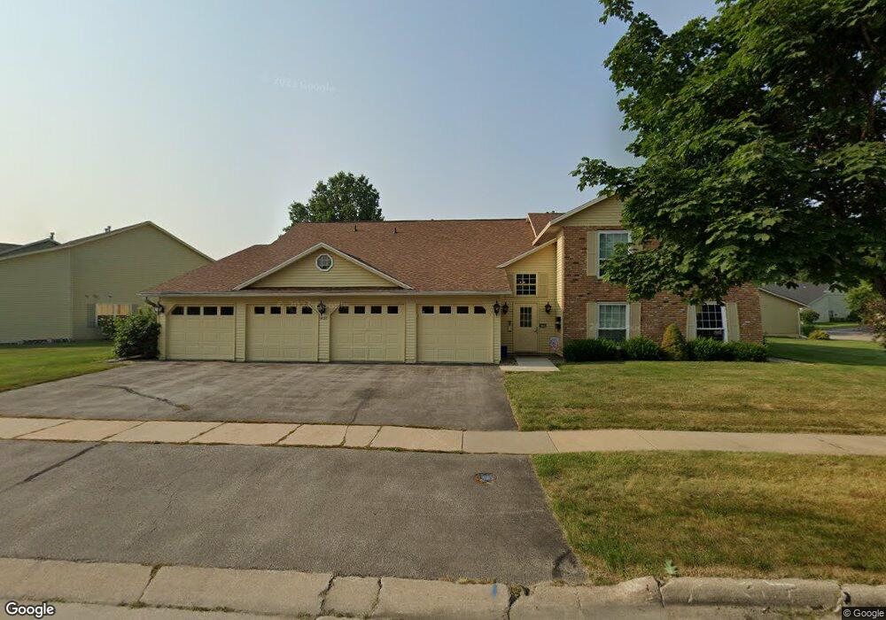 4127 Lexington Dr NE, Cedar Rapids, IA 52402 - photo 1