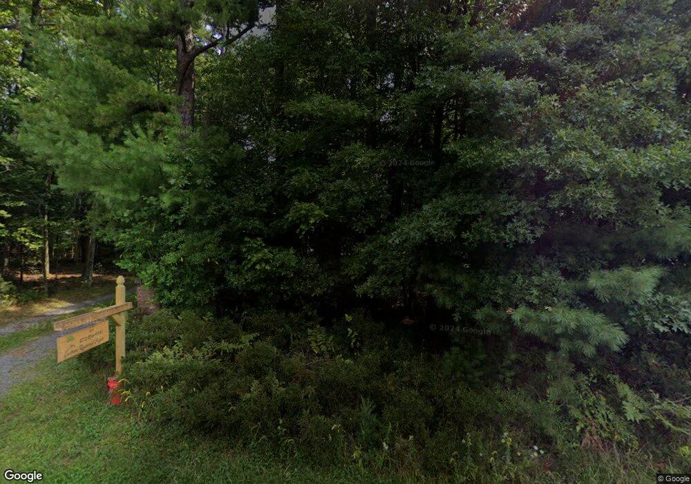 512 Rowland Rd, Greeley, PA 18425 - photo 1