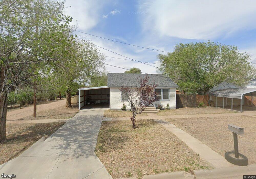 304 W 7th St, Hugoton, KS 67951 - photo 1