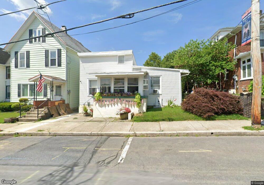 212 N 4th St, Lehighton, PA 18235 - photo 1