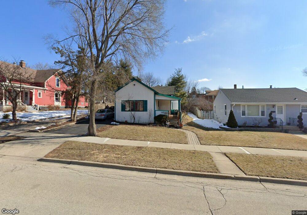 611 N Spring St, Elgin, IL 60120 - photo 1