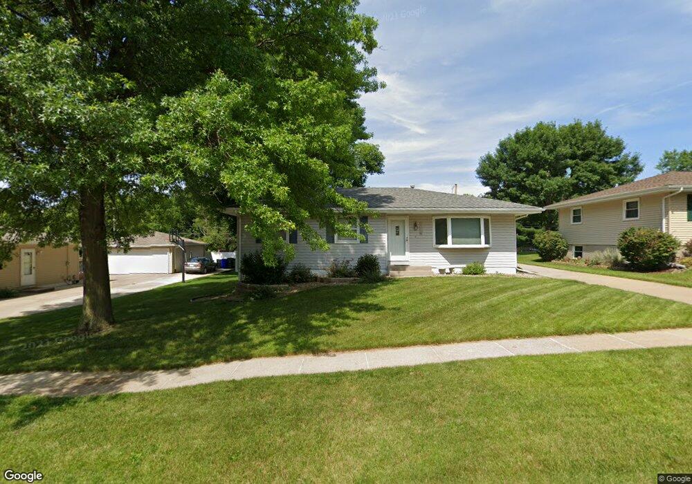 2440 Lori Dr SW, Cedar Rapids, IA 52404 - photo 1