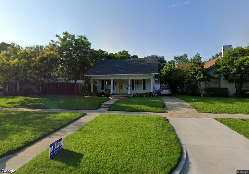 911 Stanley St SW, Ardmore, OK 73401 - photo 1