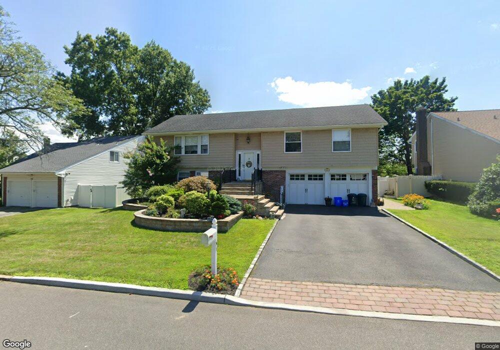 51 Hitching Post Ln, Glen Cove, NY 11542 - photo 1