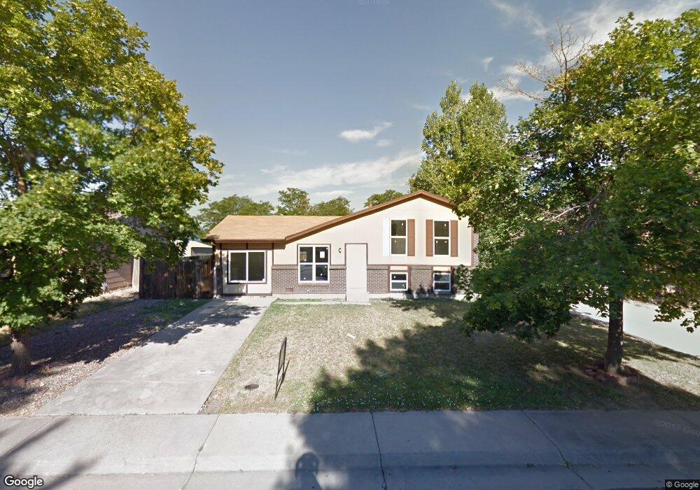 1061 Lewiston St, Aurora, CO 80011 - photo 1
