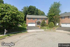 16 Knoll Ln, Glen Head, NY 11545