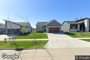 5704 Wolcott Cir, Des Moines, IA 50321