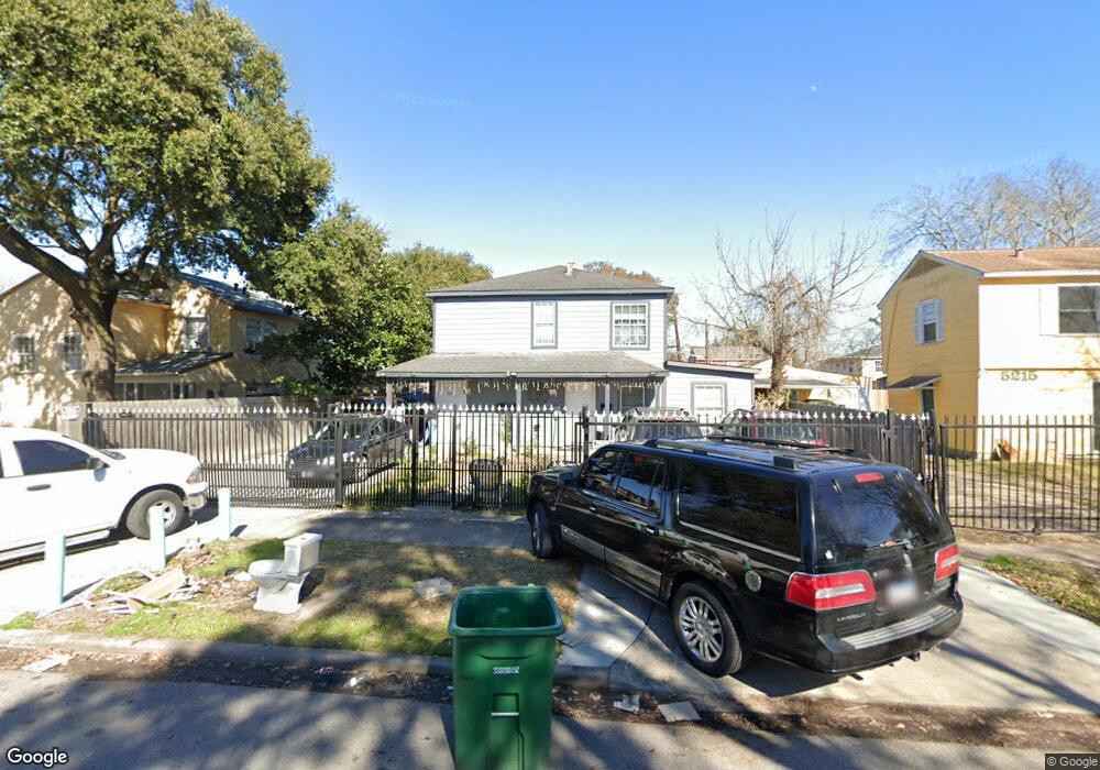 5209 Plum Dr, Houston, TX 77087 - photo 1