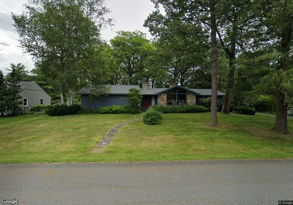 31 Folmsbee Dr, Albany, NY 12204 - photo 1