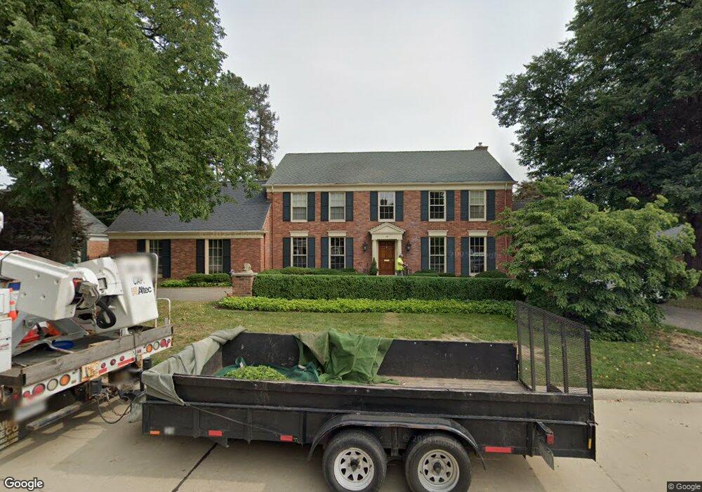 28 Winthrop Place, Grosse Pointe Farms, MI 48236 - photo 1