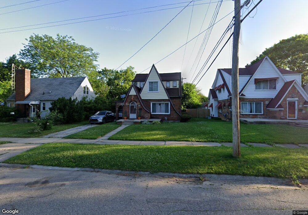 364 Commonwealth Ave, Flint, MI 48503 - photo 1