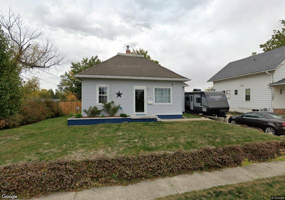 712 W 2nd St S, Newton, IA 50208 - photo 1