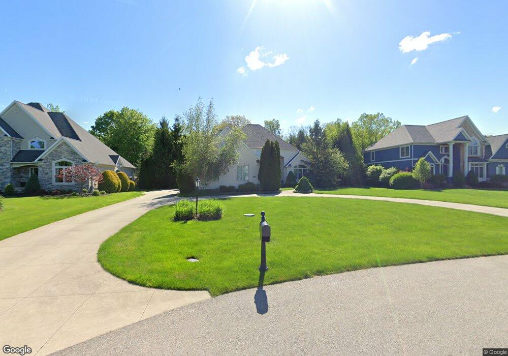 2069 N Meadow Cir, Akron, OH 44333 - photo 1