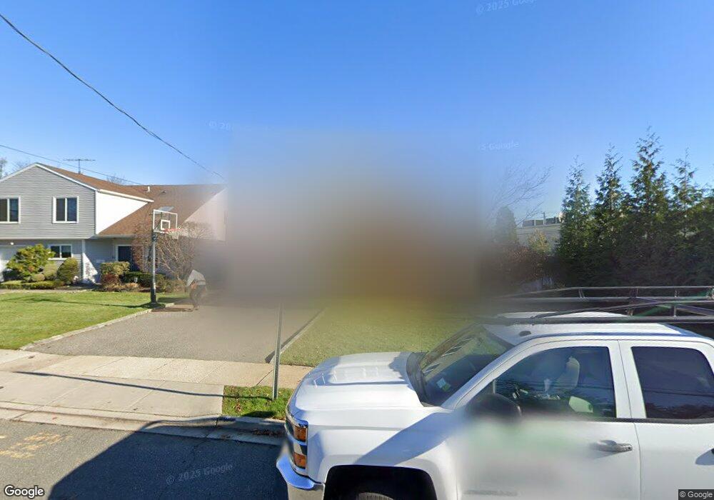 18 Arbor Ln, Merrick, NY 11566 - photo 1