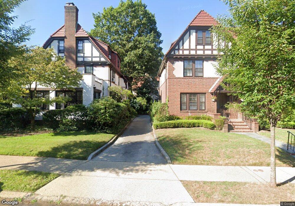 34 Beechknoll Rd, Forest Hills, NY 11375 - photo 1