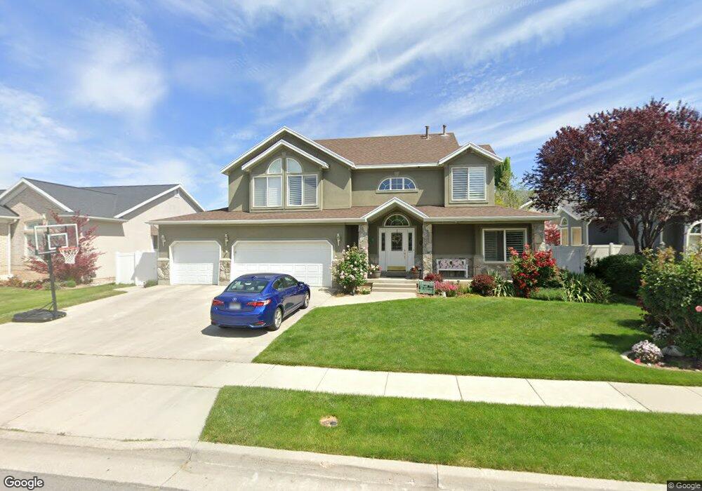 939 E Park Hurst Ln, Sandy, UT 84094 - photo 1