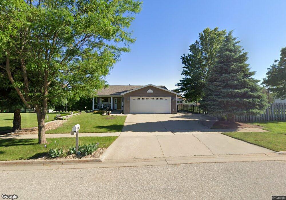 4039 Sager Ave, Waterloo, IA 50701 - photo 1