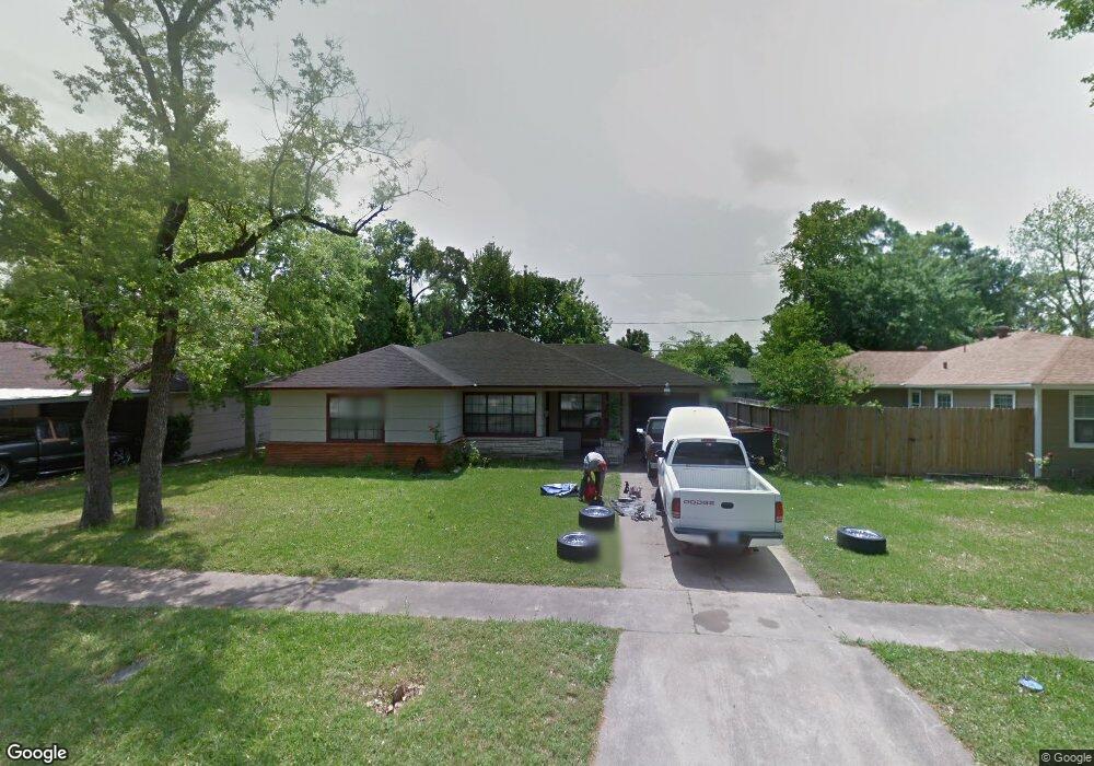 7734 Hereford St, Houston, TX 77087 - photo 1
